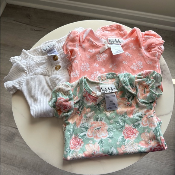 Nicole Miller Baby Girl Onsie Set Size 0/3 Months - Picture 1 of 7